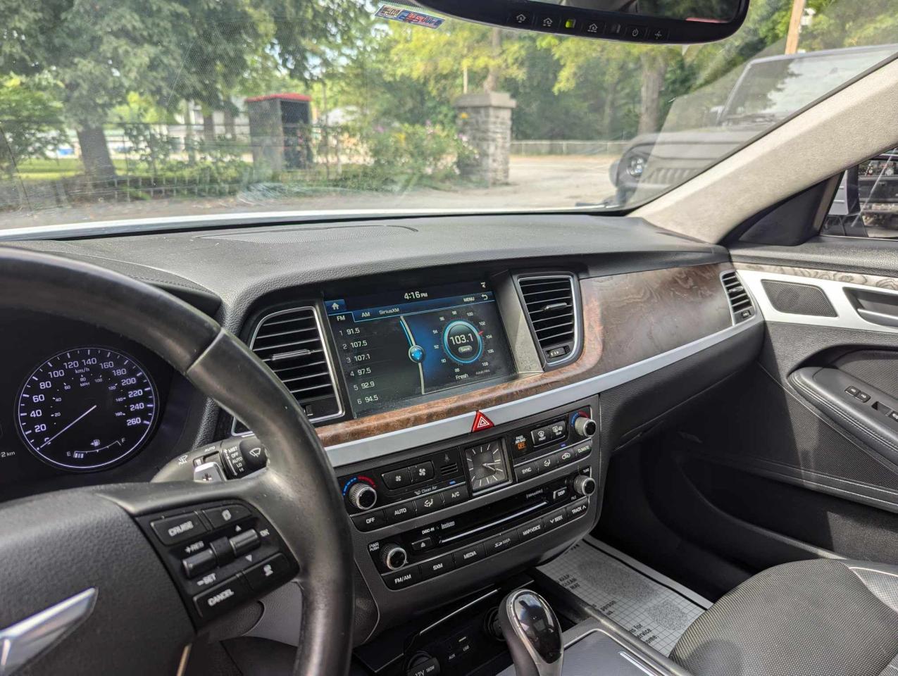 2015 Hyundai Genesis Ultimate - Photo #9