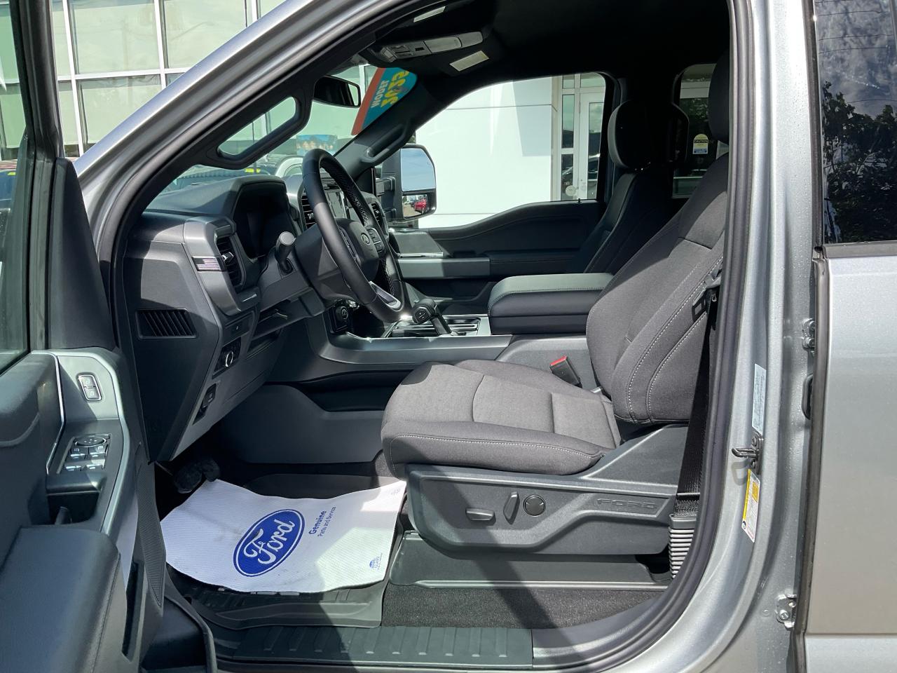 2025 Ford F-150 XLT Photo5
