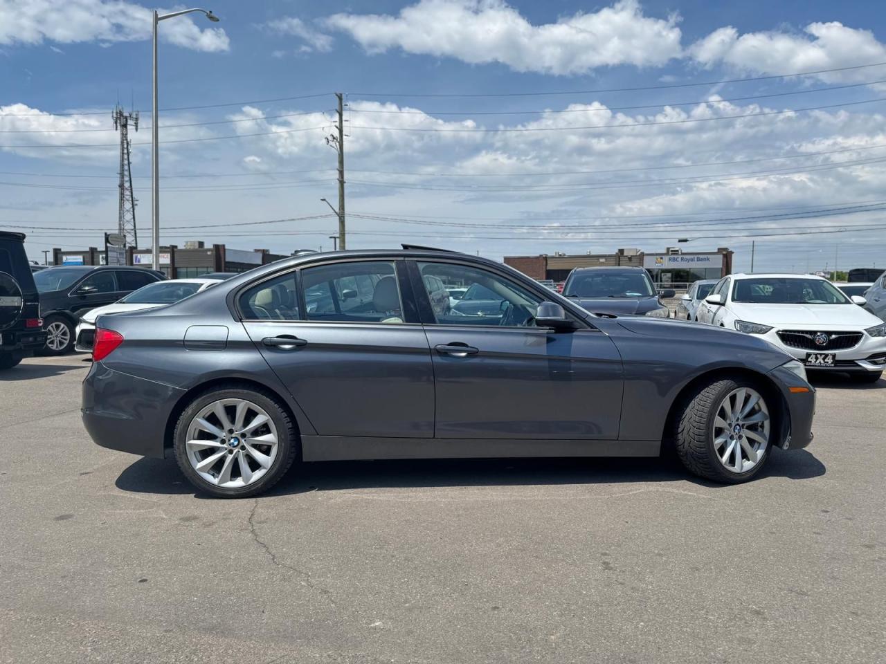 2013 BMW 3 Series AWD LOW KM LEATHER SUNROOF BLUETOOTH NEW BRAKES - Photo #8