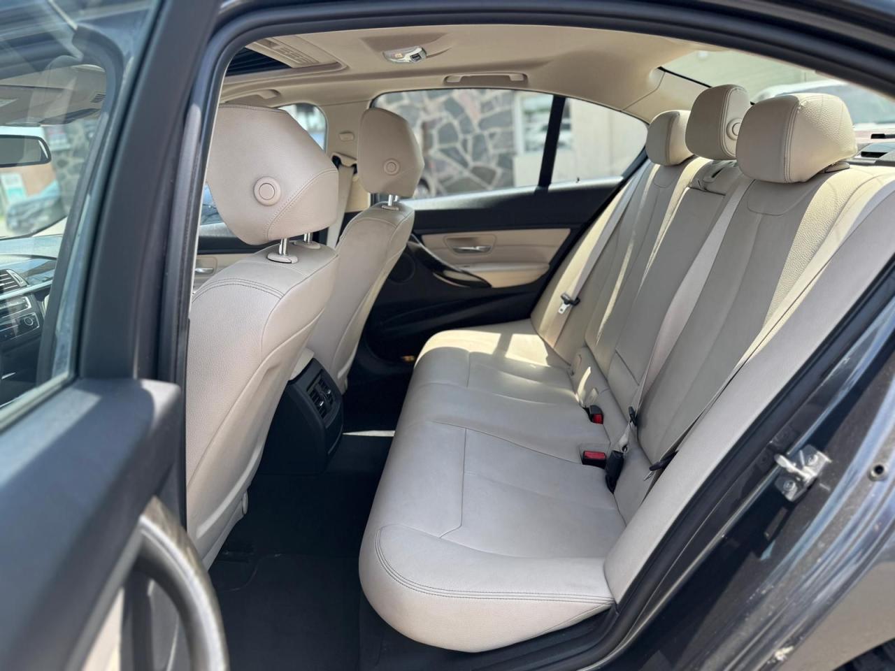 2013 BMW 3 Series AWD LOW KM LEATHER SUNROOF BLUETOOTH NEW BRAKES - Photo #11