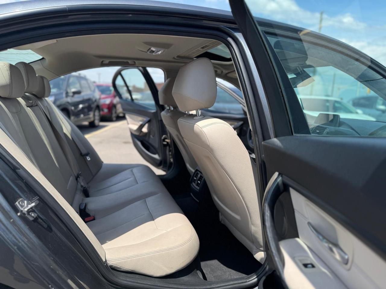 2013 BMW 3 Series AWD LOW KM LEATHER SUNROOF BLUETOOTH NEW BRAKES - Photo #13