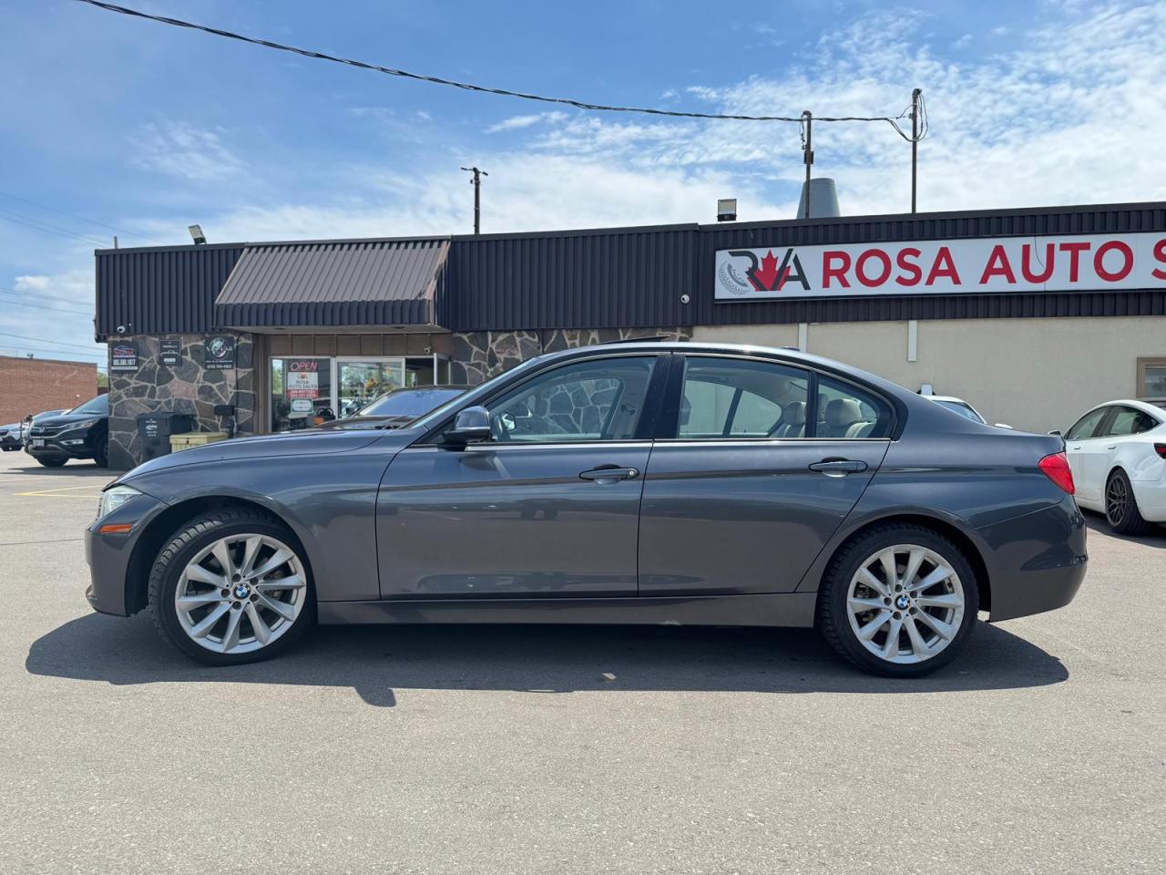 2013 BMW 3 Series AWD LOW KM SAFETY INCLUDED NEW TIRES + BRAKES - Photo #4