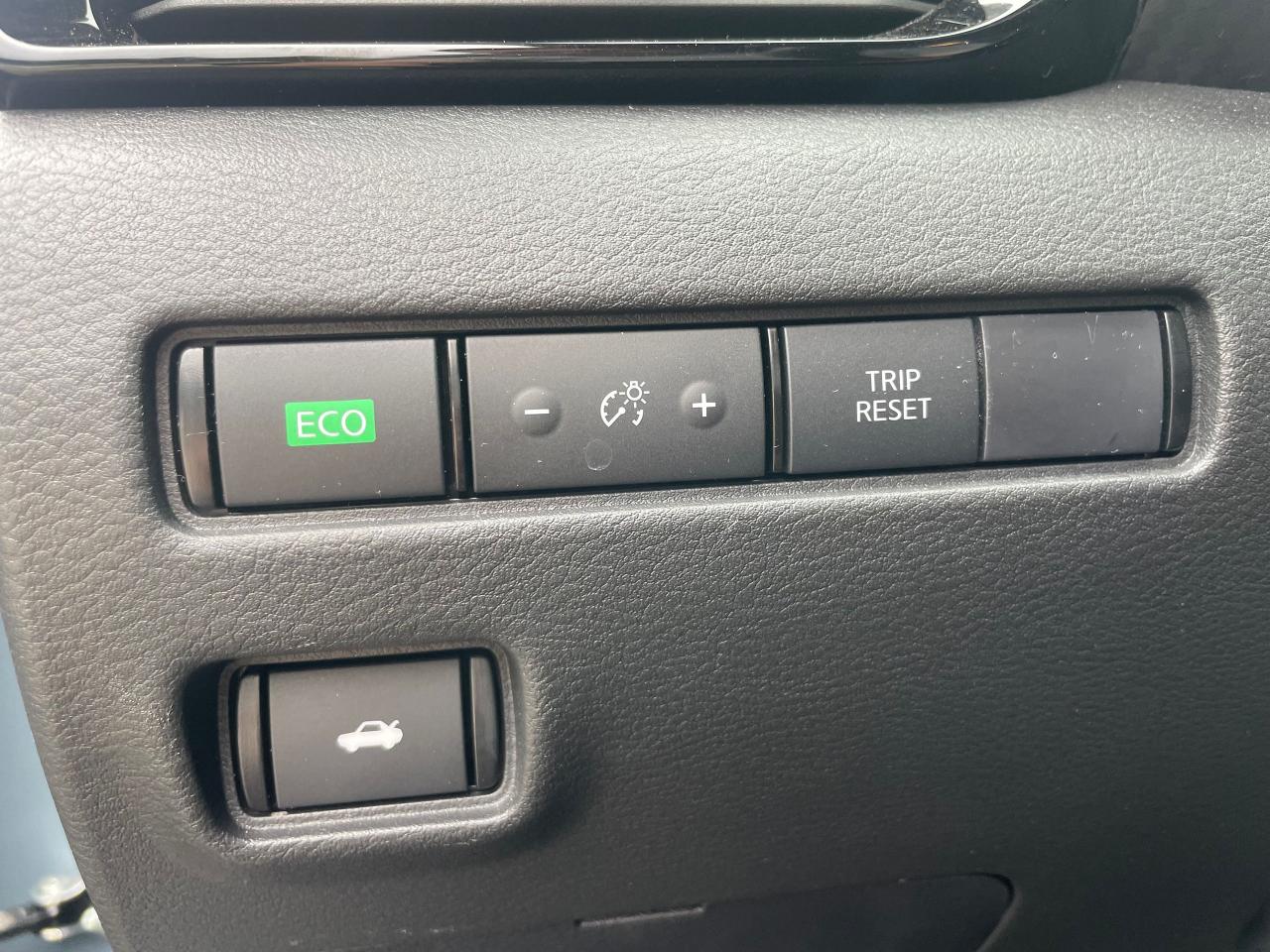 2024 Nissan Sentra SV - Photo #9