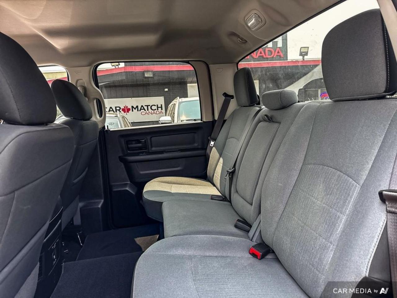 2022 RAM 1500 Classic EXPRESS / NO ACCIDENTS / HEMI / V8 / CREW CAB / AC - Photo #11