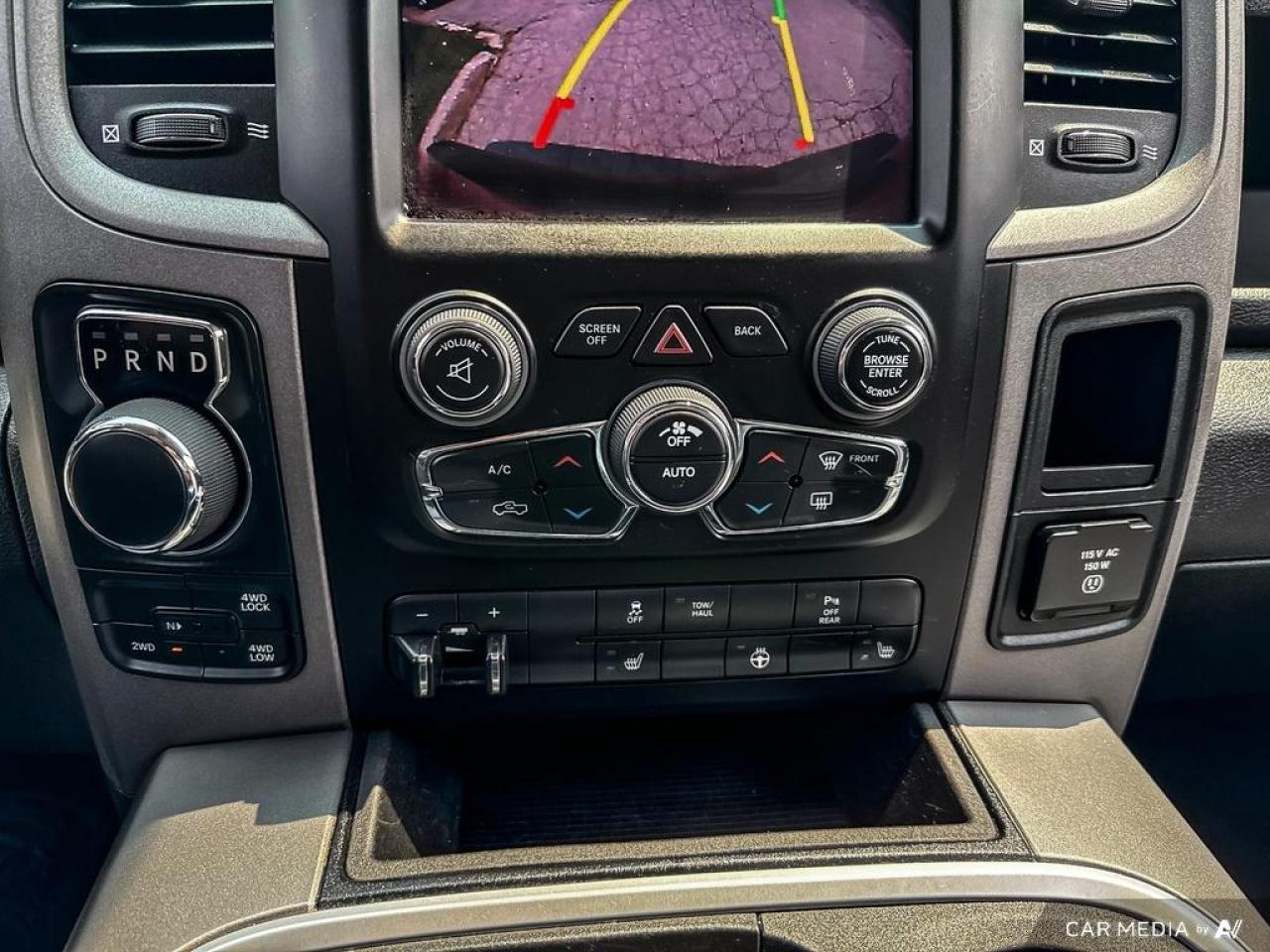 2022 RAM 1500 Classic EXPRESS / NO ACCIDENTS / HEMI / V8 / CREW CAB / AC - Photo #18