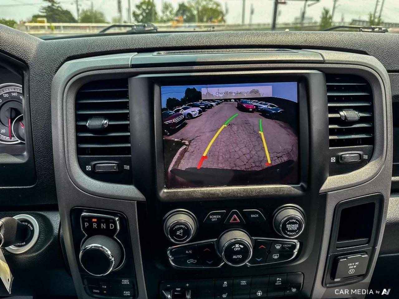 2022 RAM 1500 Classic EXPRESS / NO ACCIDENTS / HEMI / V8 / CREW CAB / AC - Photo #17