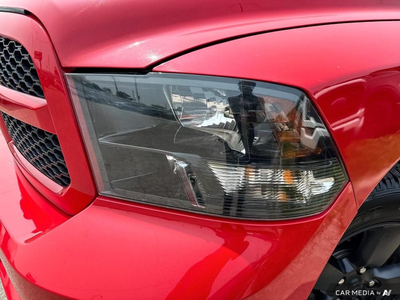 2022 RAM 1500 Classic EXPRESS / NO ACCIDENTS / HEMI / V8 / CREW CAB / AC - Photo #7