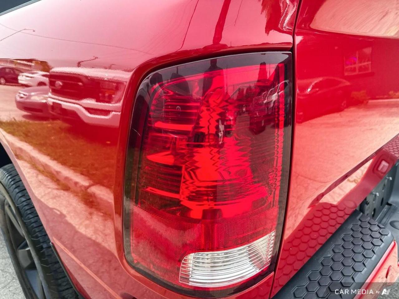 2022 RAM 1500 Classic EXPRESS / NO ACCIDENTS / HEMI / V8 / CREW CAB / AC - Photo #8