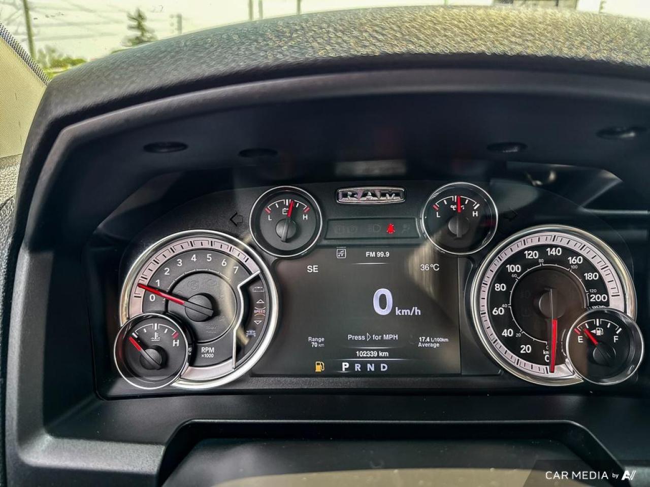 2022 RAM 1500 Classic EXPRESS / NO ACCIDENTS / HEMI / V8 / CREW CAB / AC - Photo #22