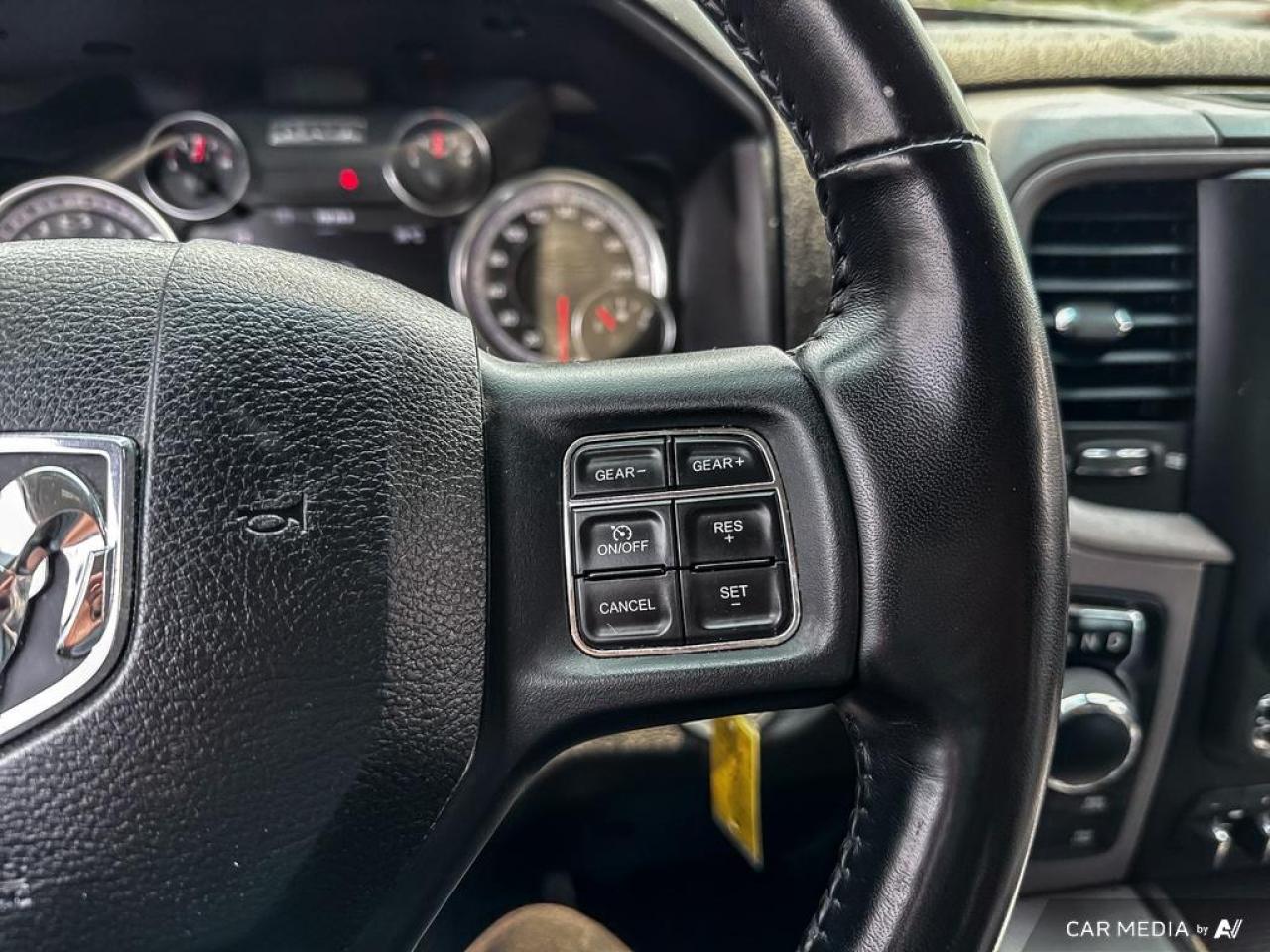 2022 RAM 1500 Classic EXPRESS / NO ACCIDENTS / HEMI / V8 / CREW CAB / AC - Photo #21