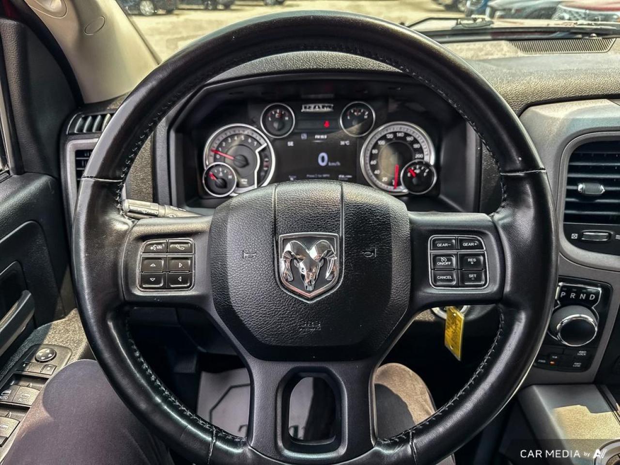 2022 RAM 1500 Classic EXPRESS / NO ACCIDENTS / HEMI / V8 / CREW CAB / AC - Photo #19