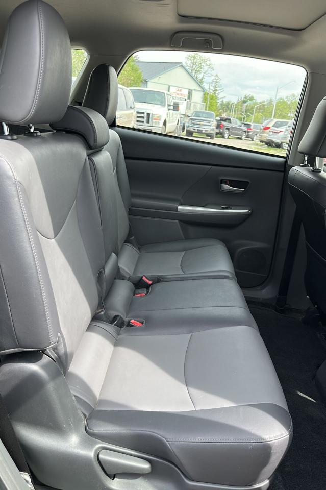 2012 Toyota Prius v  - Photo #7