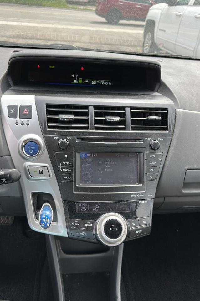 2012 Toyota Prius v  - Photo #10