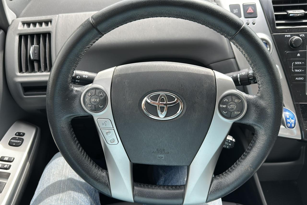 2012 Toyota Prius v  - Photo #11