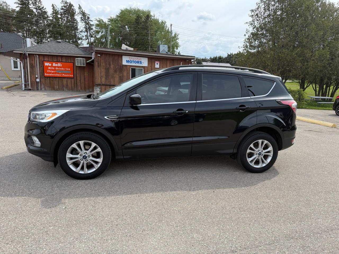 2017 Ford Escape SE NAVIGATION BACKUP CAMERA HEATED SEATS - Photo #4