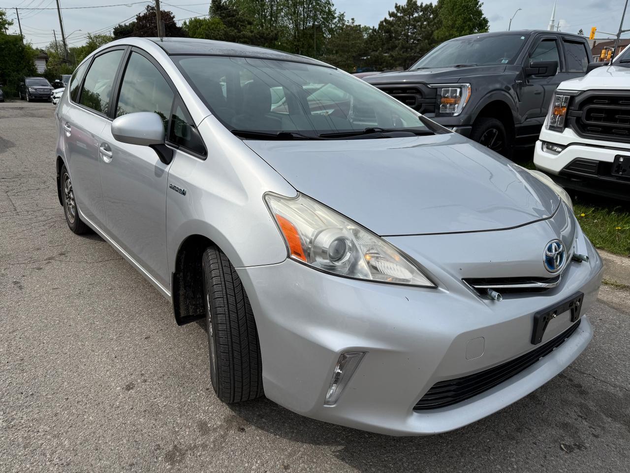 2012 Toyota Prius v PRIUS V / HYBRID / AUTO / YOU SAFETY YOU SAVE - Photo #5