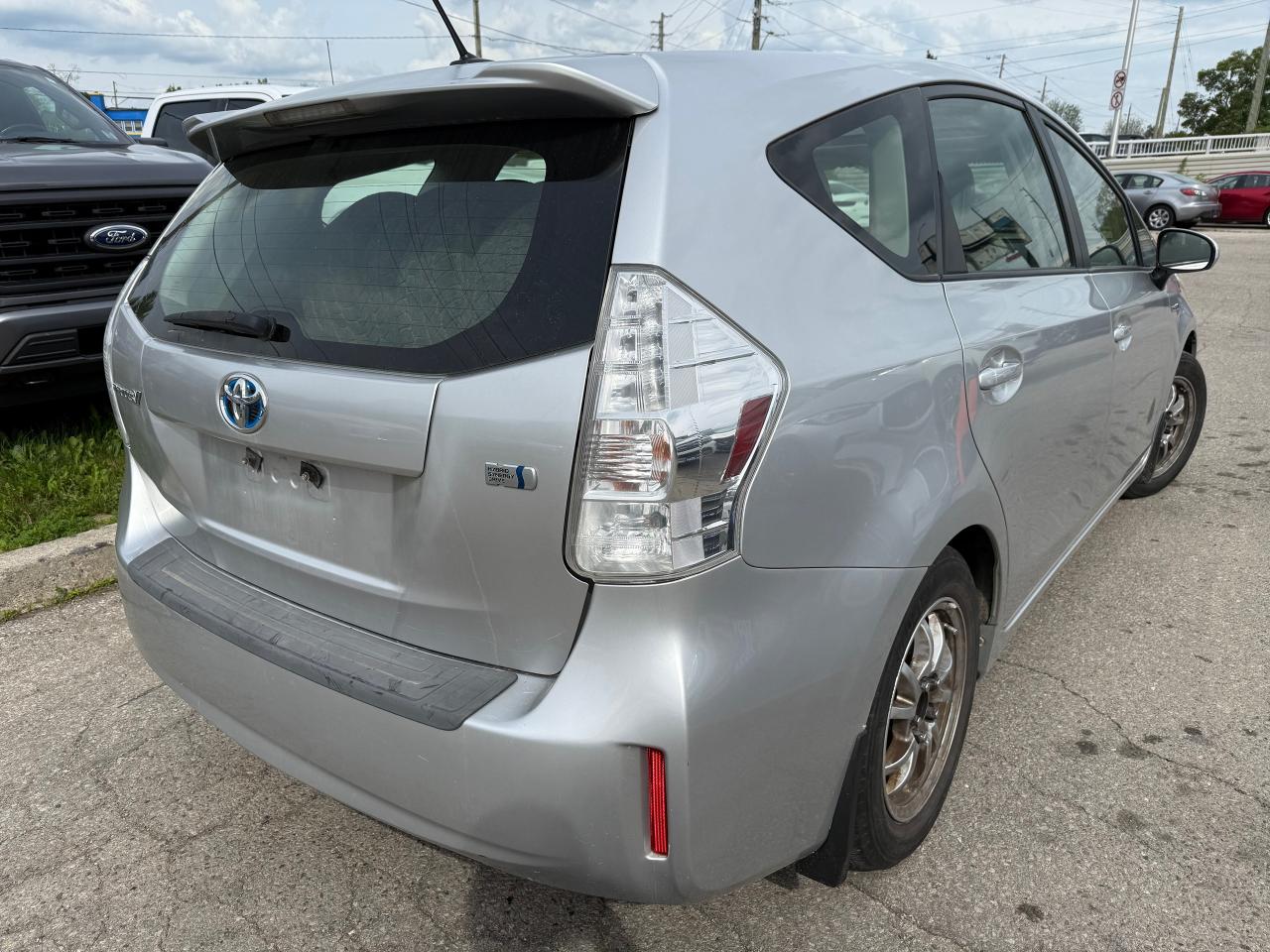 2012 Toyota Prius v PRIUS V / HYBRID / AUTO / YOU SAFETY YOU SAVE - Photo #4