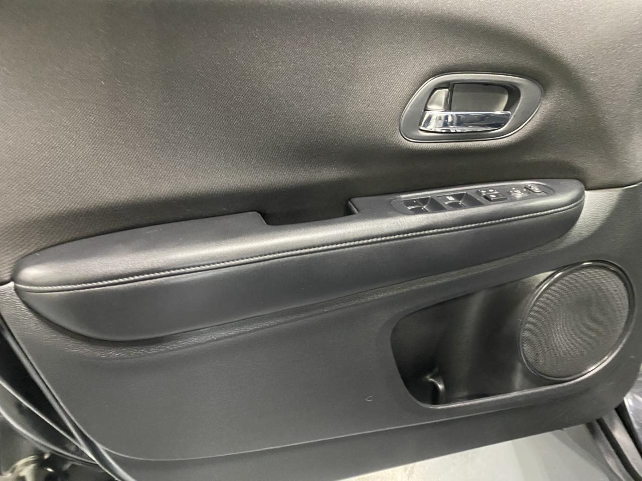 2017 Honda HR-V LX - Photo #11