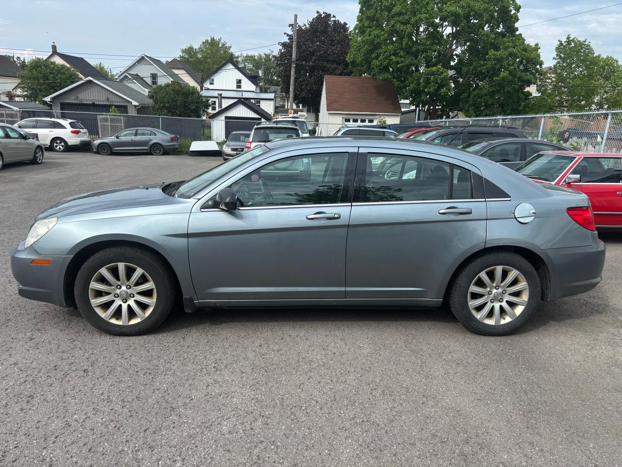 2010 Chrysler Sebring Touring - Photo #4