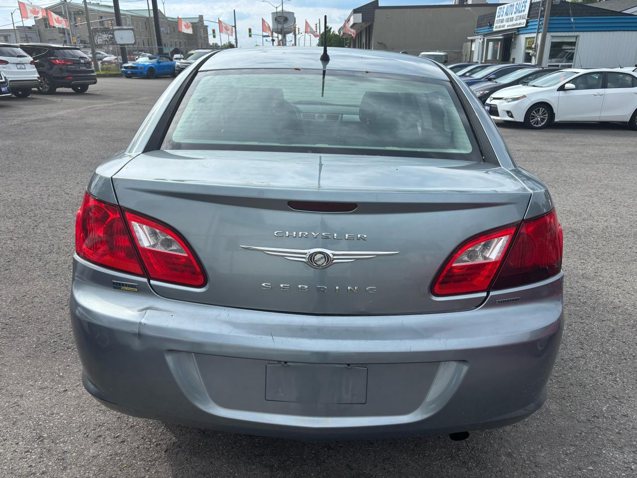 2010 Chrysler Sebring Touring Photo4