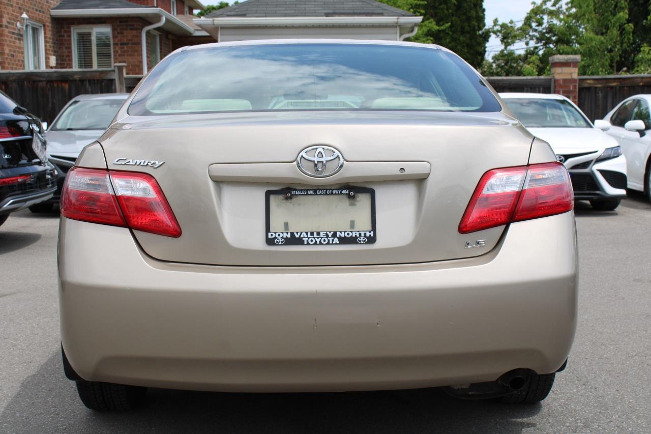 2009 Toyota Camry LE - Photo #4