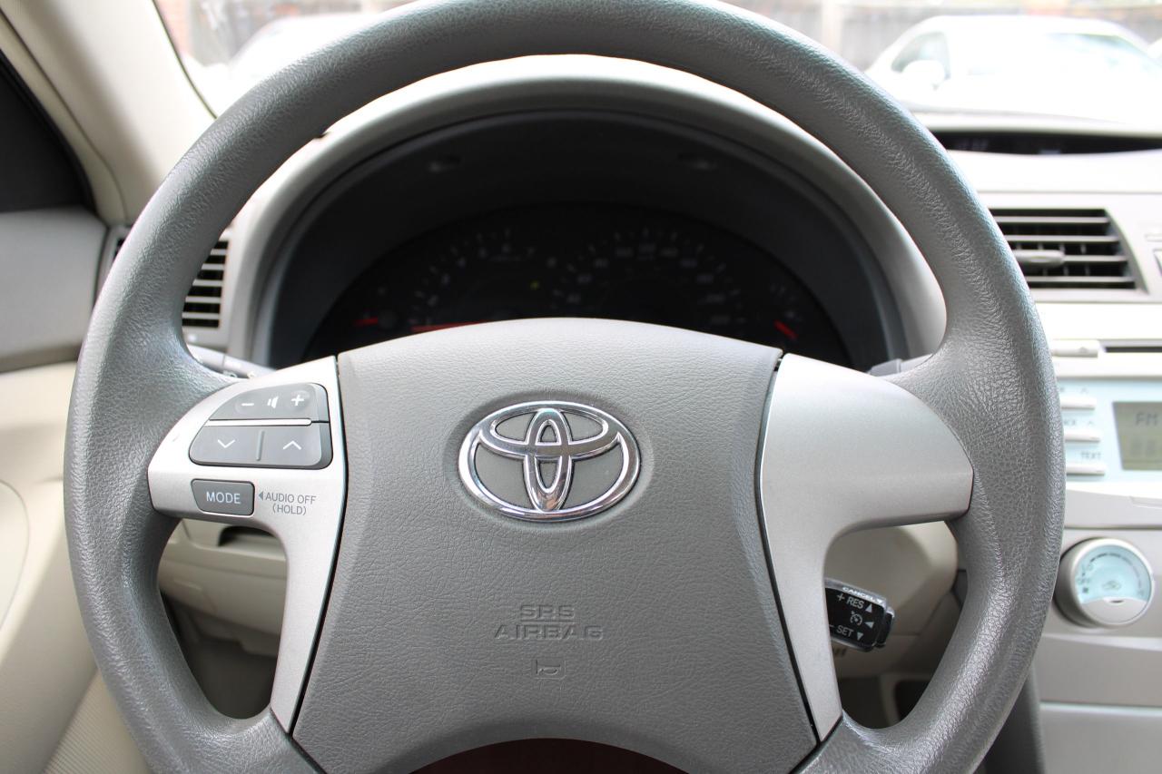 2009 Toyota Camry LE - Photo #8