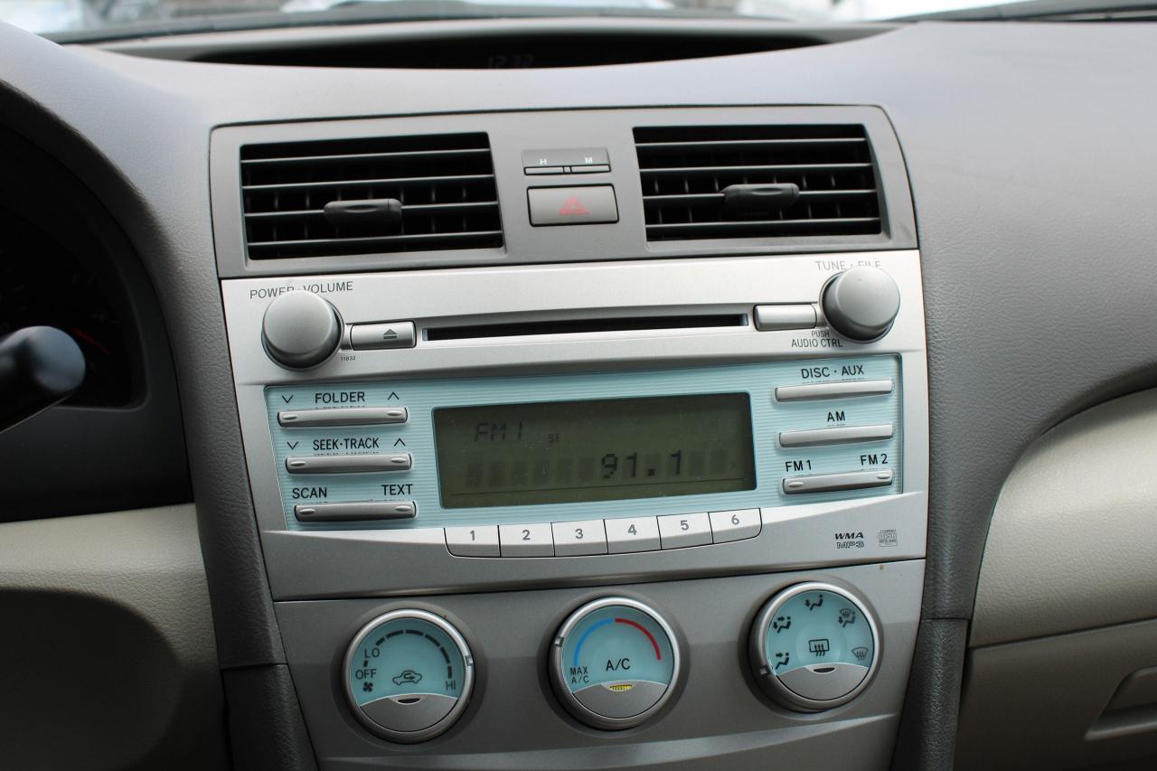 2009 Toyota Camry LE - Photo #9