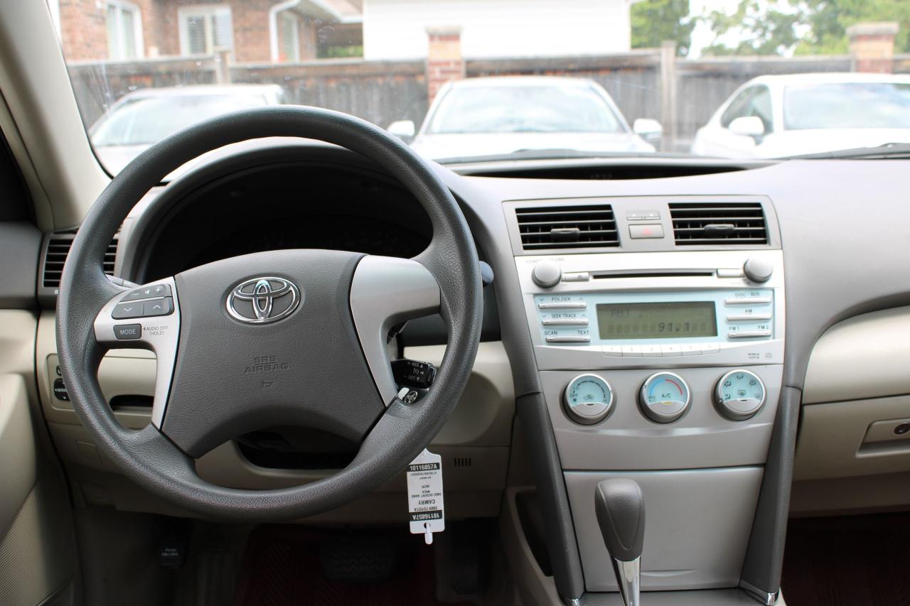 2009 Toyota Camry LE - Photo #12