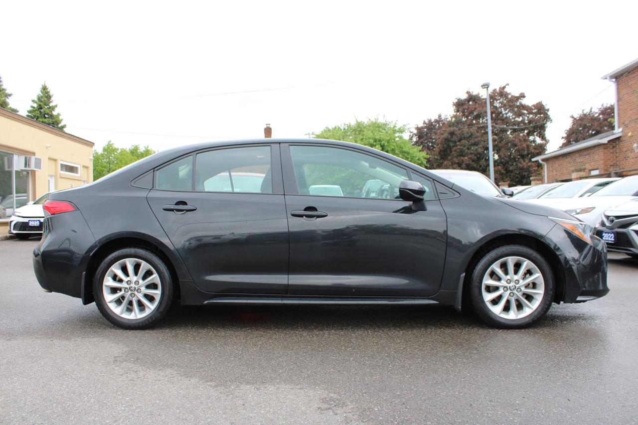 2022 Toyota Corolla LE - Photo #3