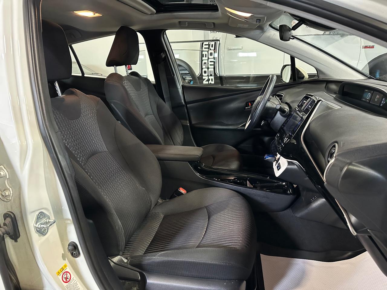 2019 Toyota Prius AWD - Photo #7