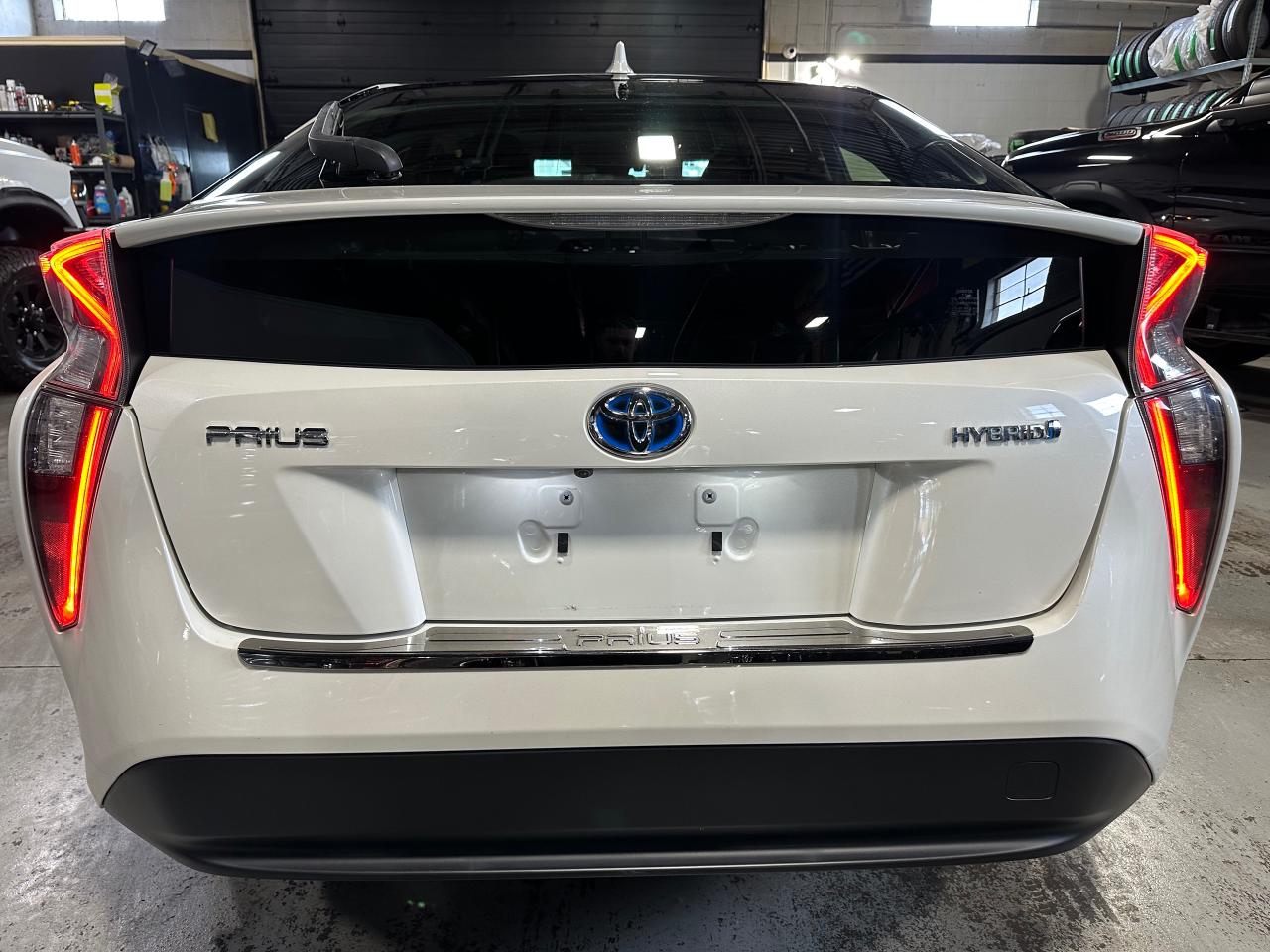 2019 Toyota Prius AWD - Photo #14
