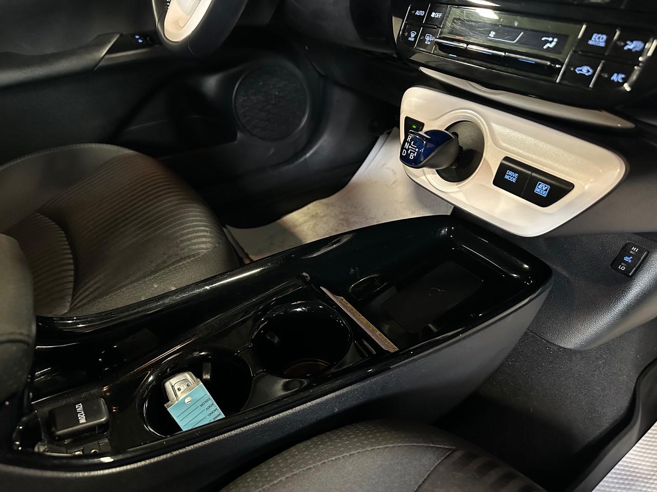 2019 Toyota Prius AWD - Photo #11