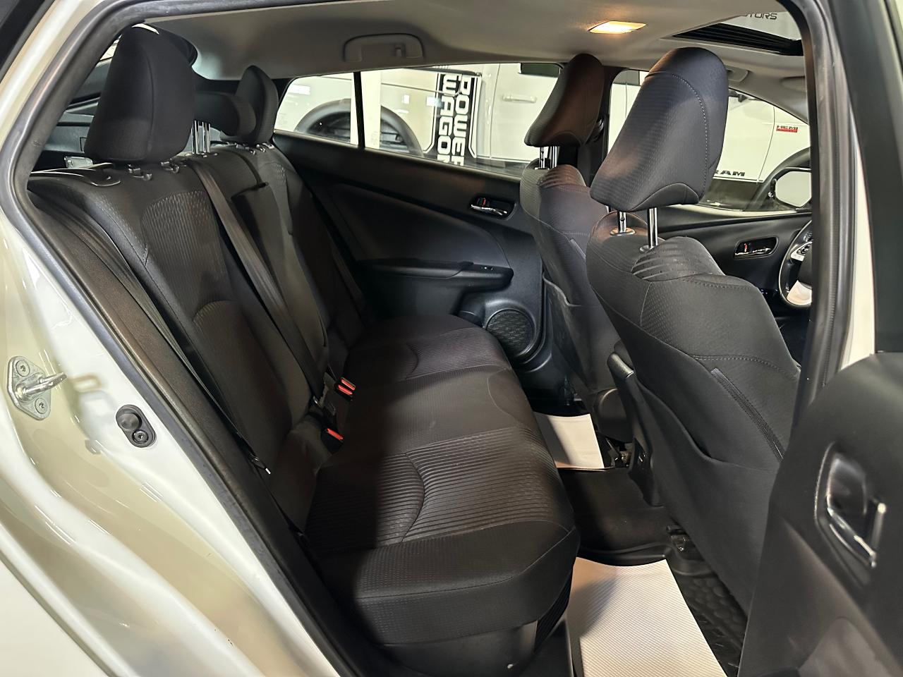 2019 Toyota Prius AWD - Photo #10