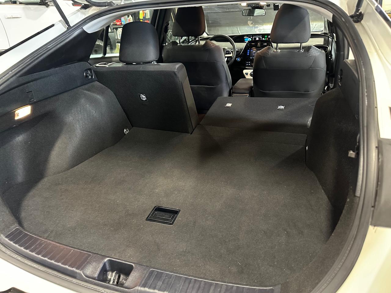 2019 Toyota Prius AWD - Photo #16