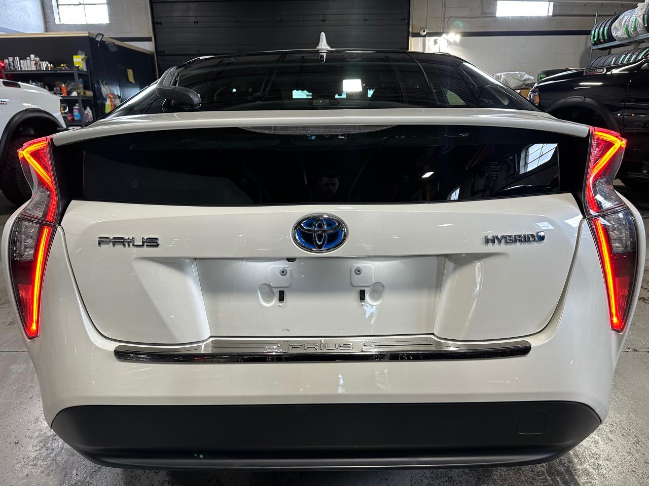 2019 Toyota Prius AWD - Photo #13