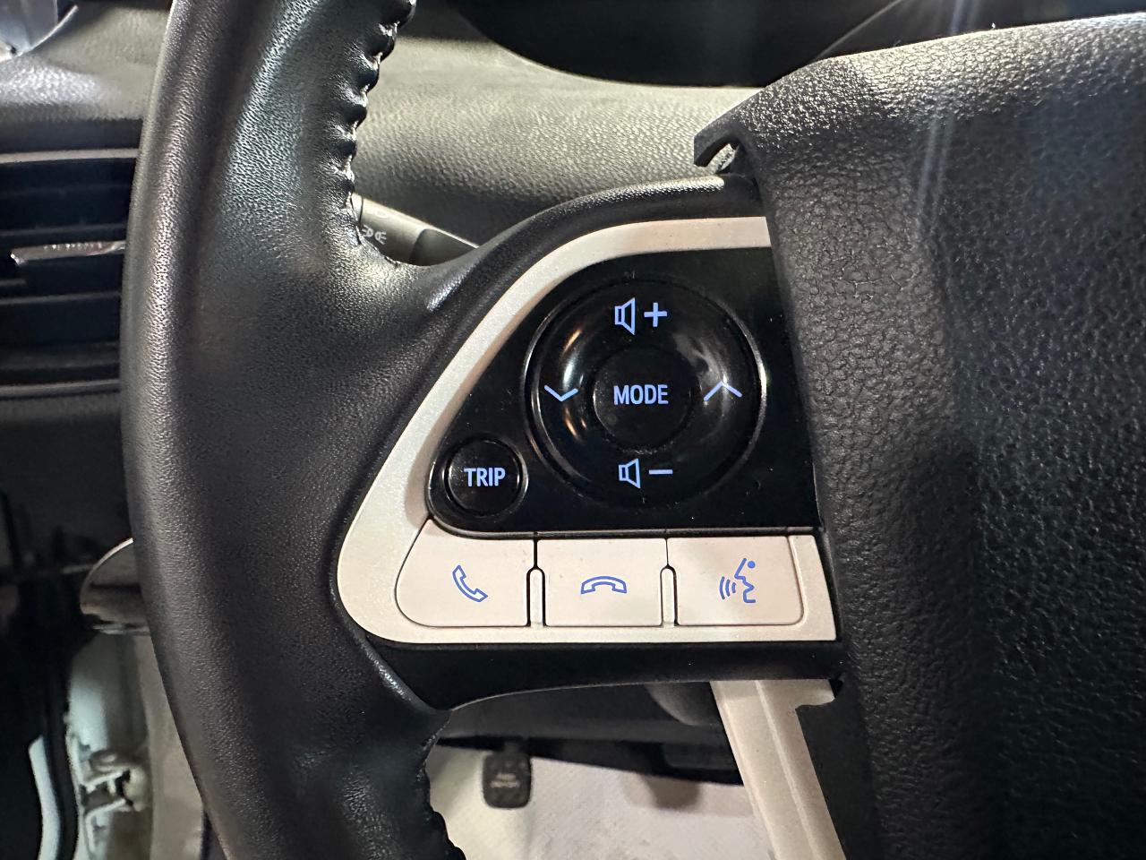 2019 Toyota Prius AWD - Photo #27