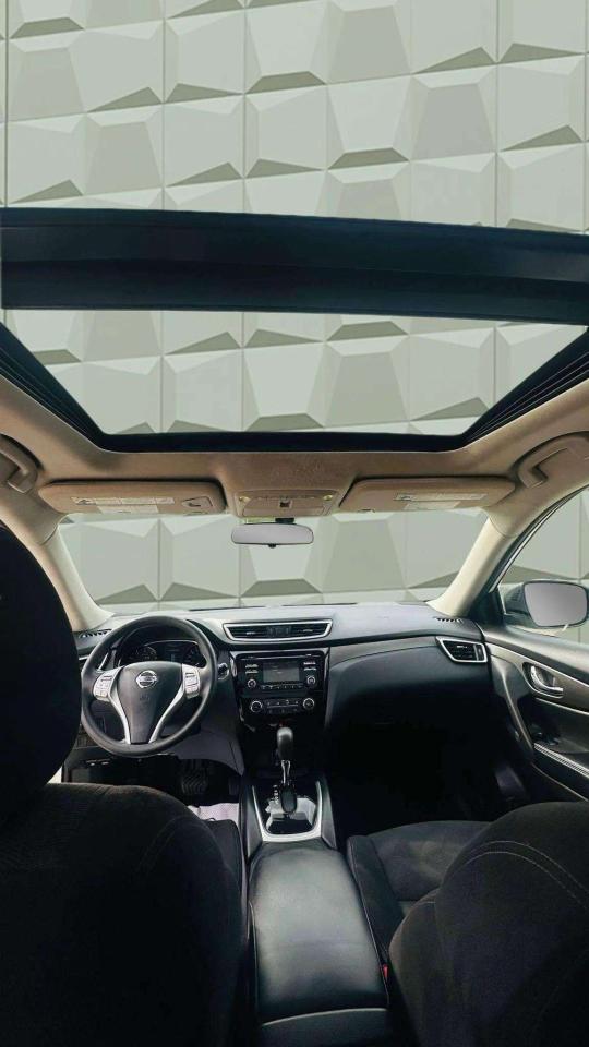 2014 Nissan Rogue FWD 4dr SV - Photo #2