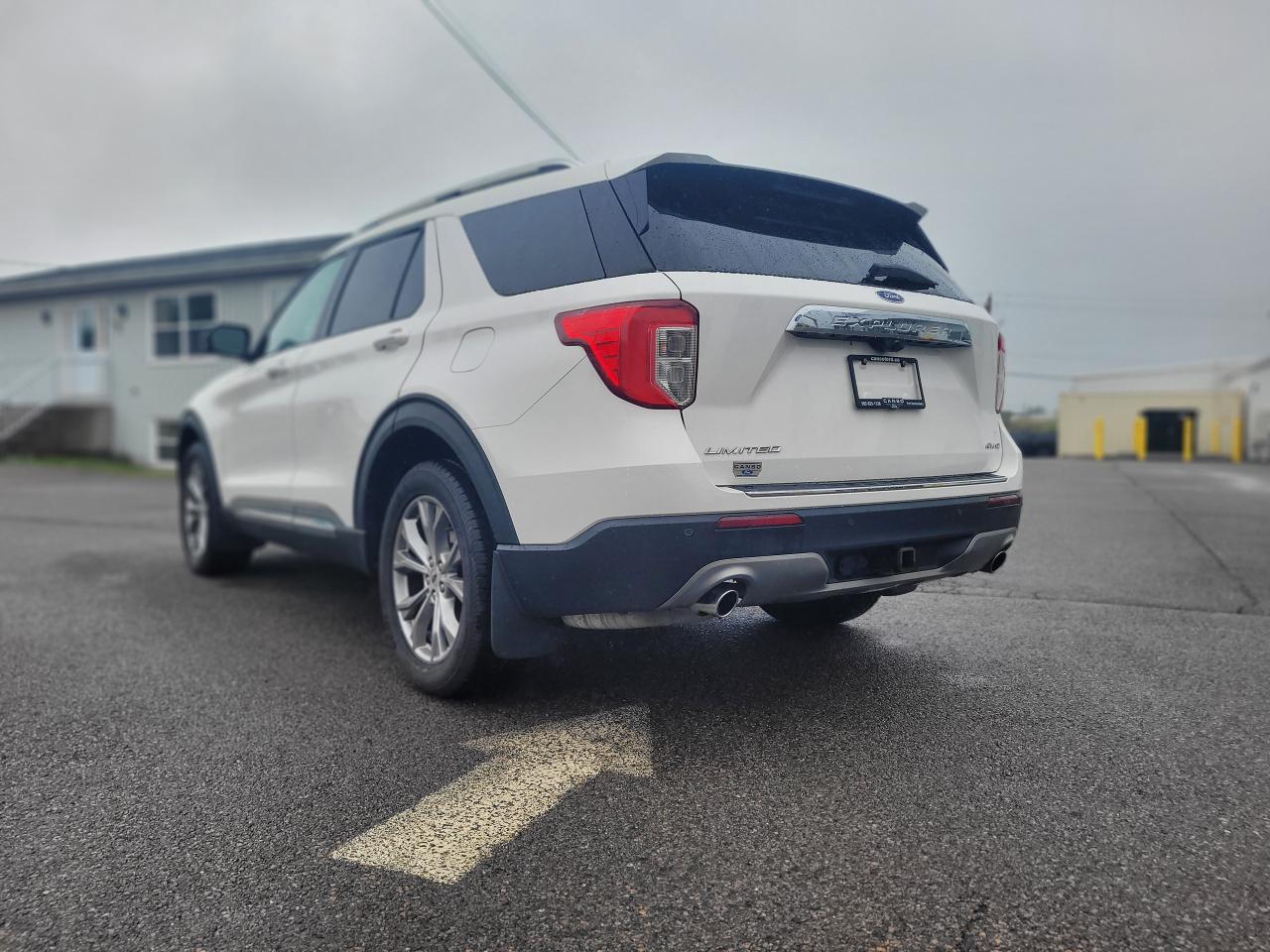 2021 Ford Explorer LIMITED 4WD W/ SUNROOF Photo3