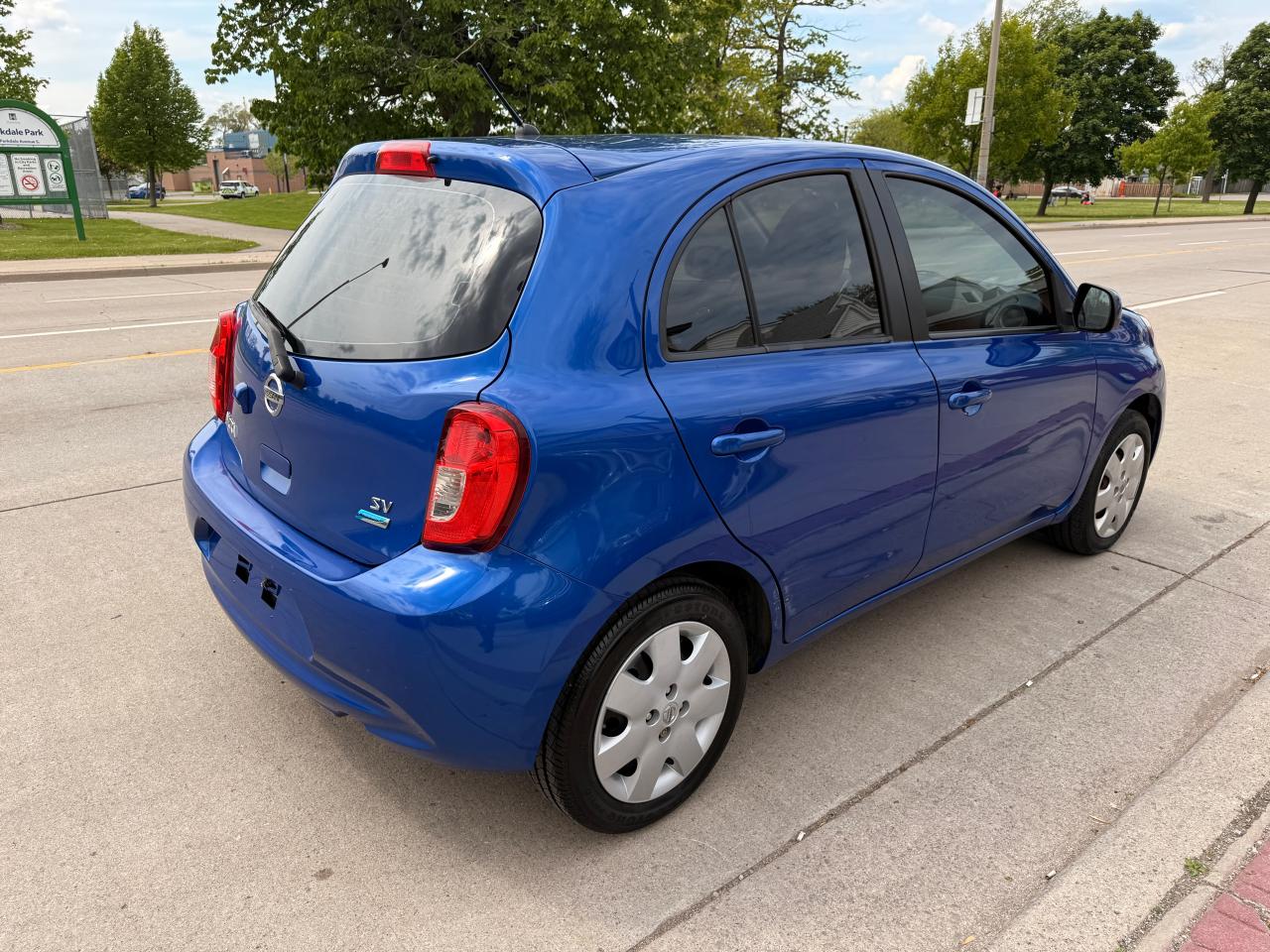 2015 Nissan Micra SV - Photo #9