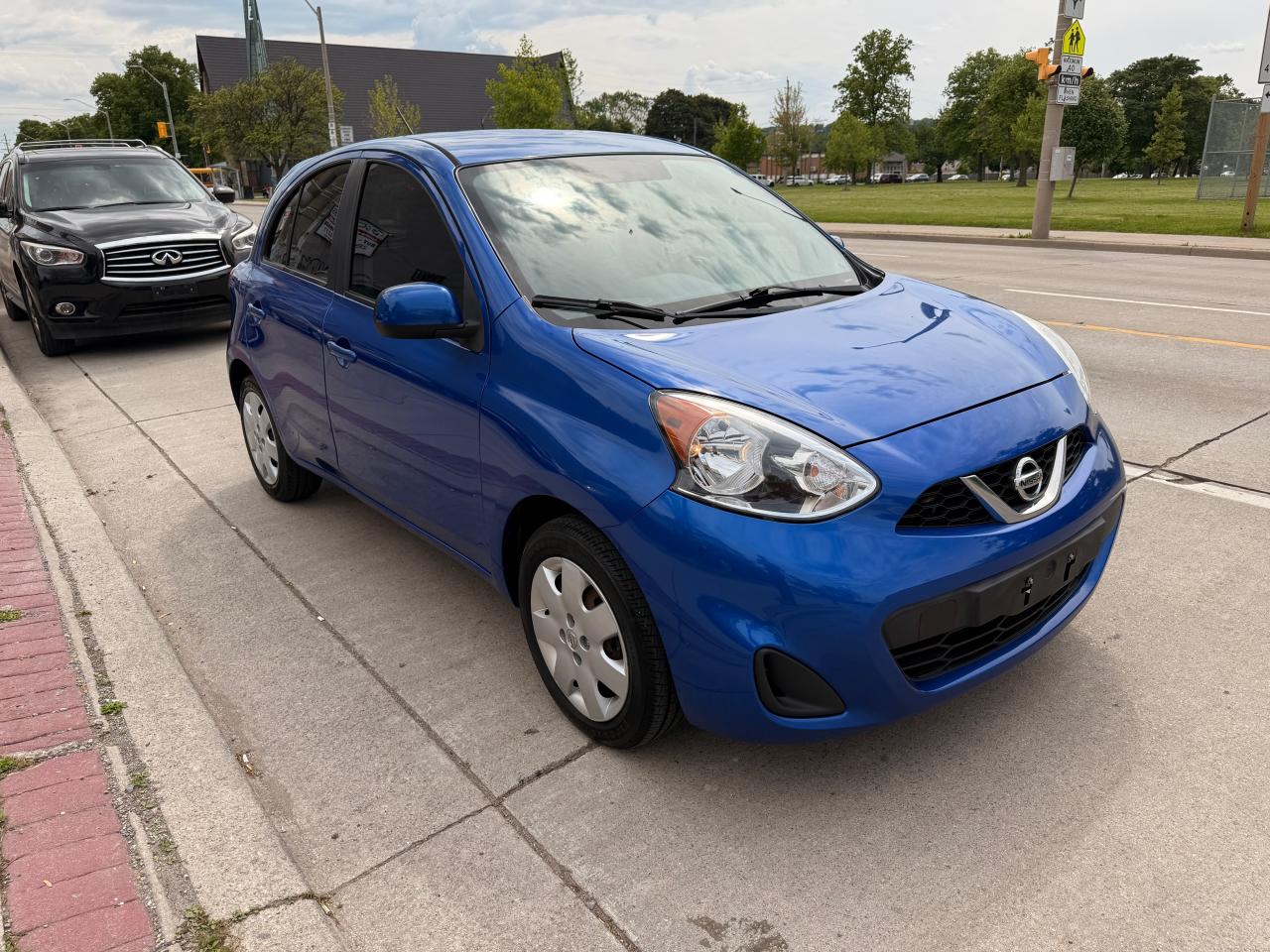 2015 Nissan Micra SV - Photo #5