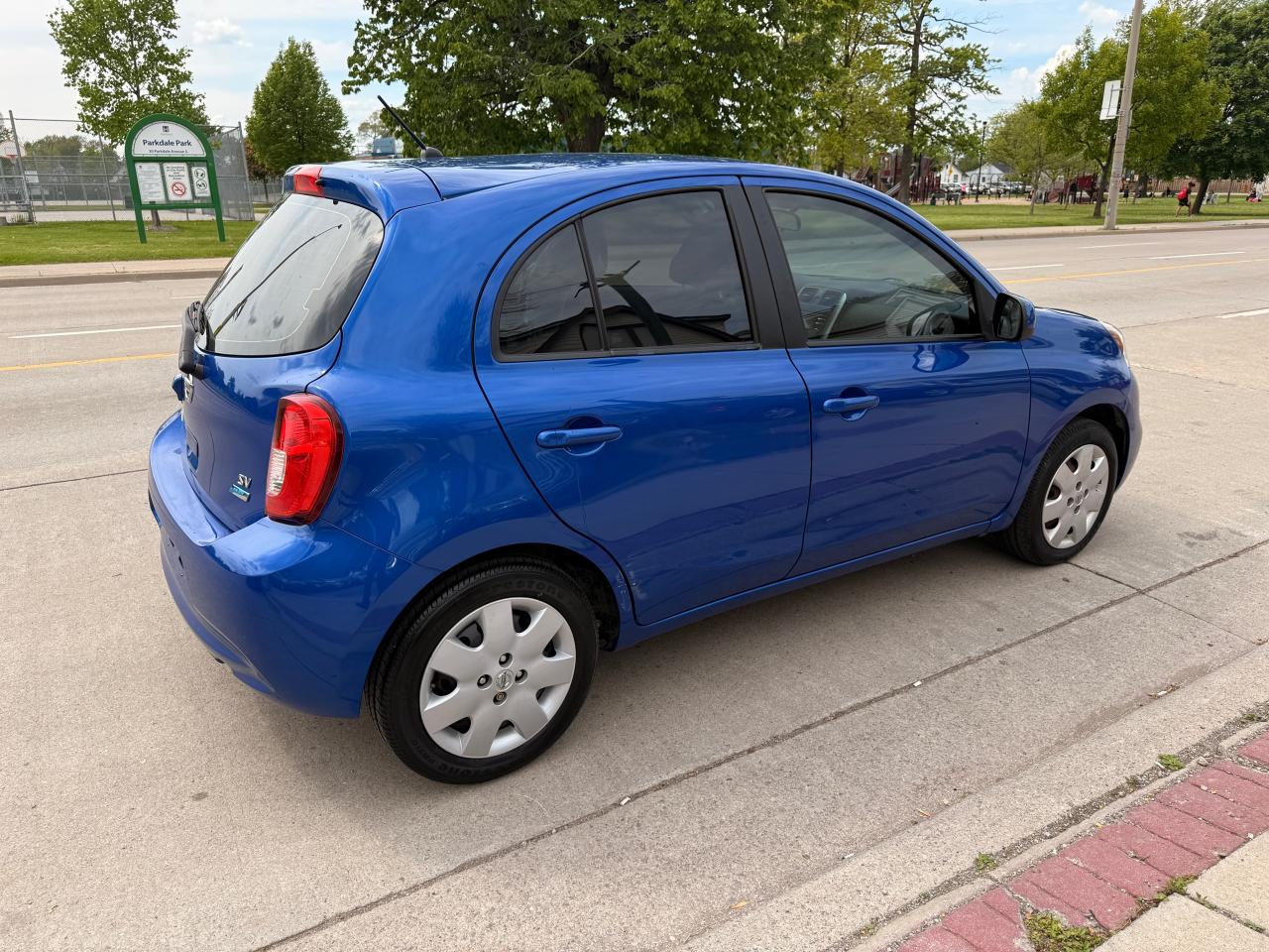 2015 Nissan Micra SV - Photo #10