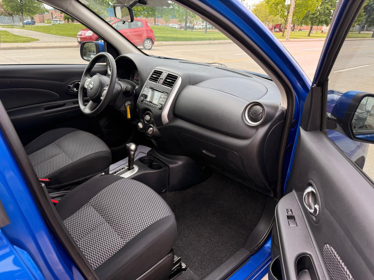 2015 Nissan Micra SV - Photo #22