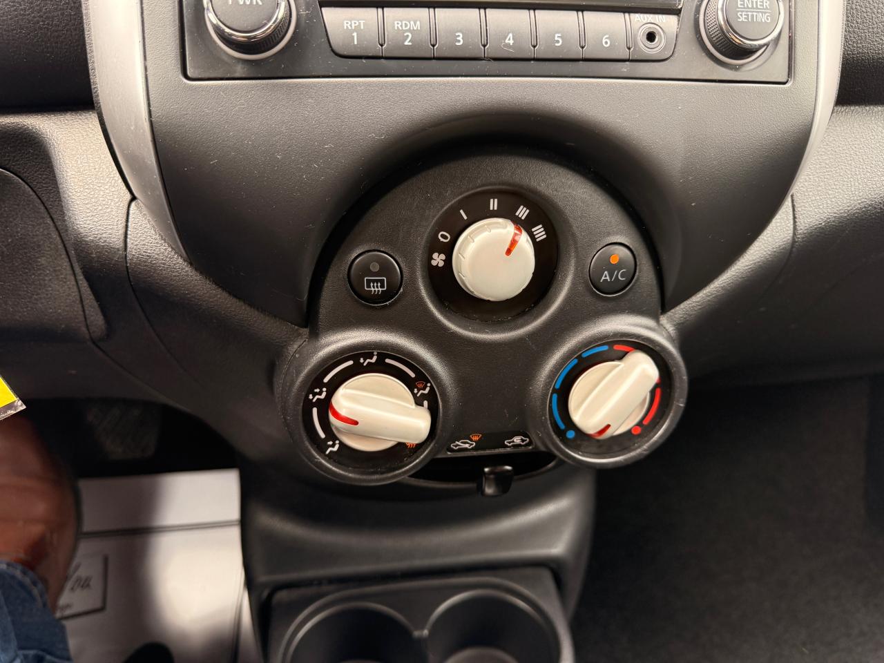2015 Nissan Micra SV - Photo #25