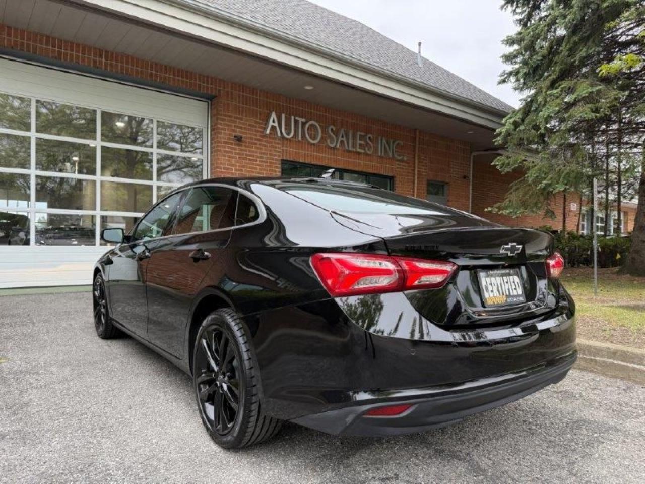 2024 Chevrolet Malibu 1LT Black Edition Photo3