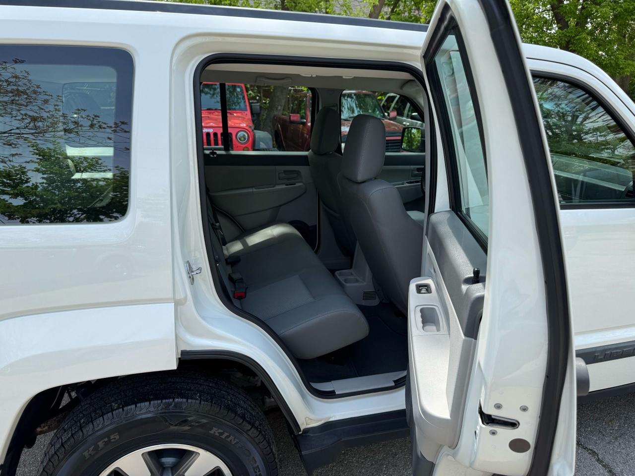 2008 Jeep Liberty Sport - Photo #14