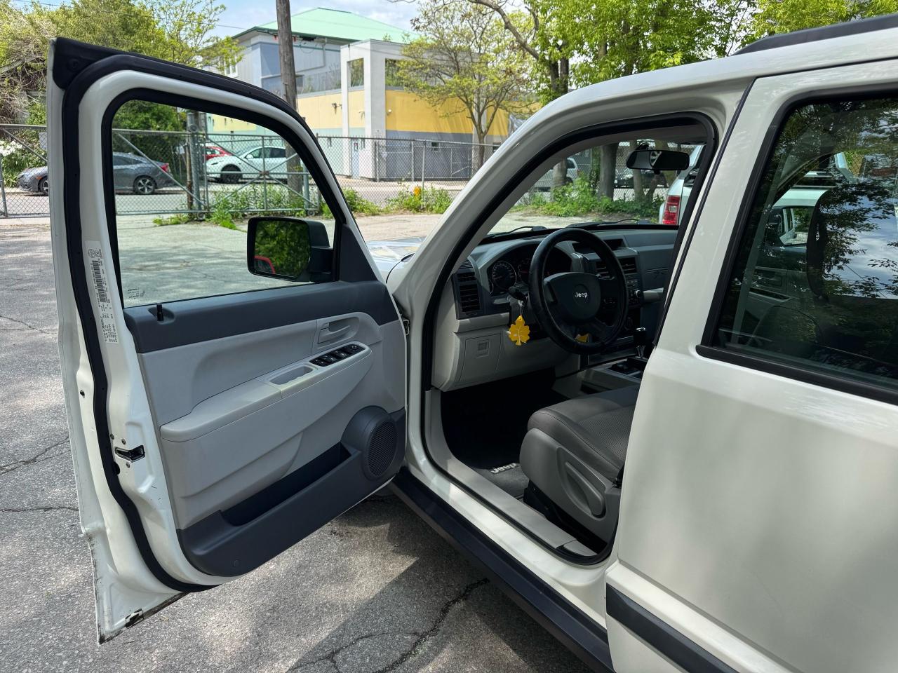 2008 Jeep Liberty Sport - Photo #9