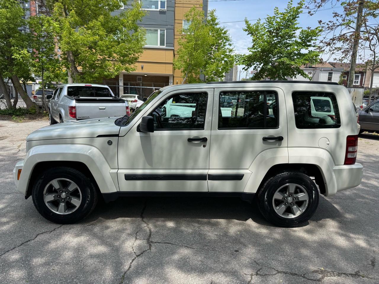 2008 Jeep Liberty Sport - Photo #2