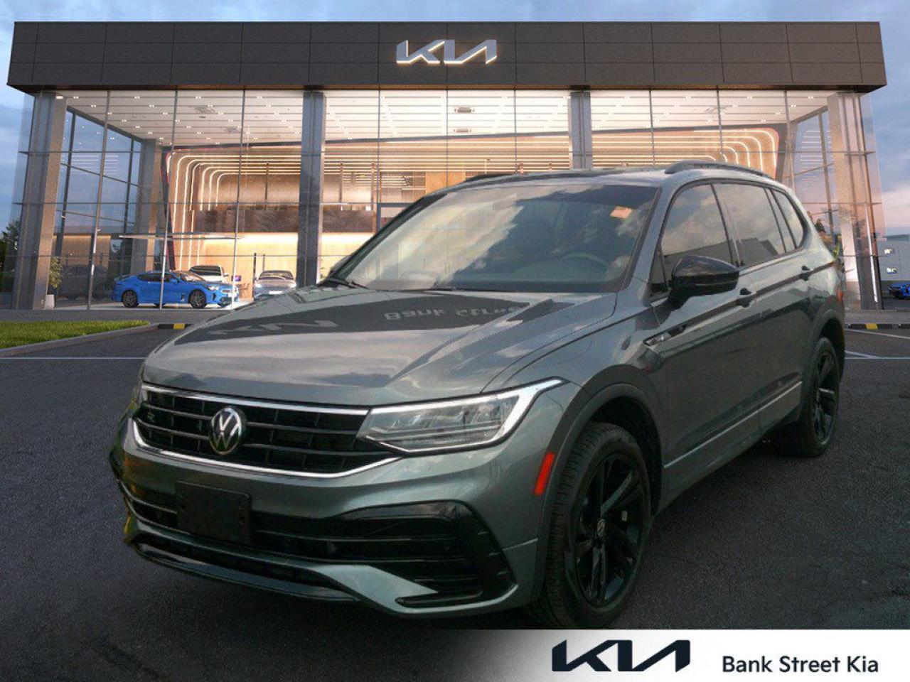 Used 2024 Volkswagen Tiguan Comfortline R-Line Black Edition 4MOTION for sale in Gloucester, ON