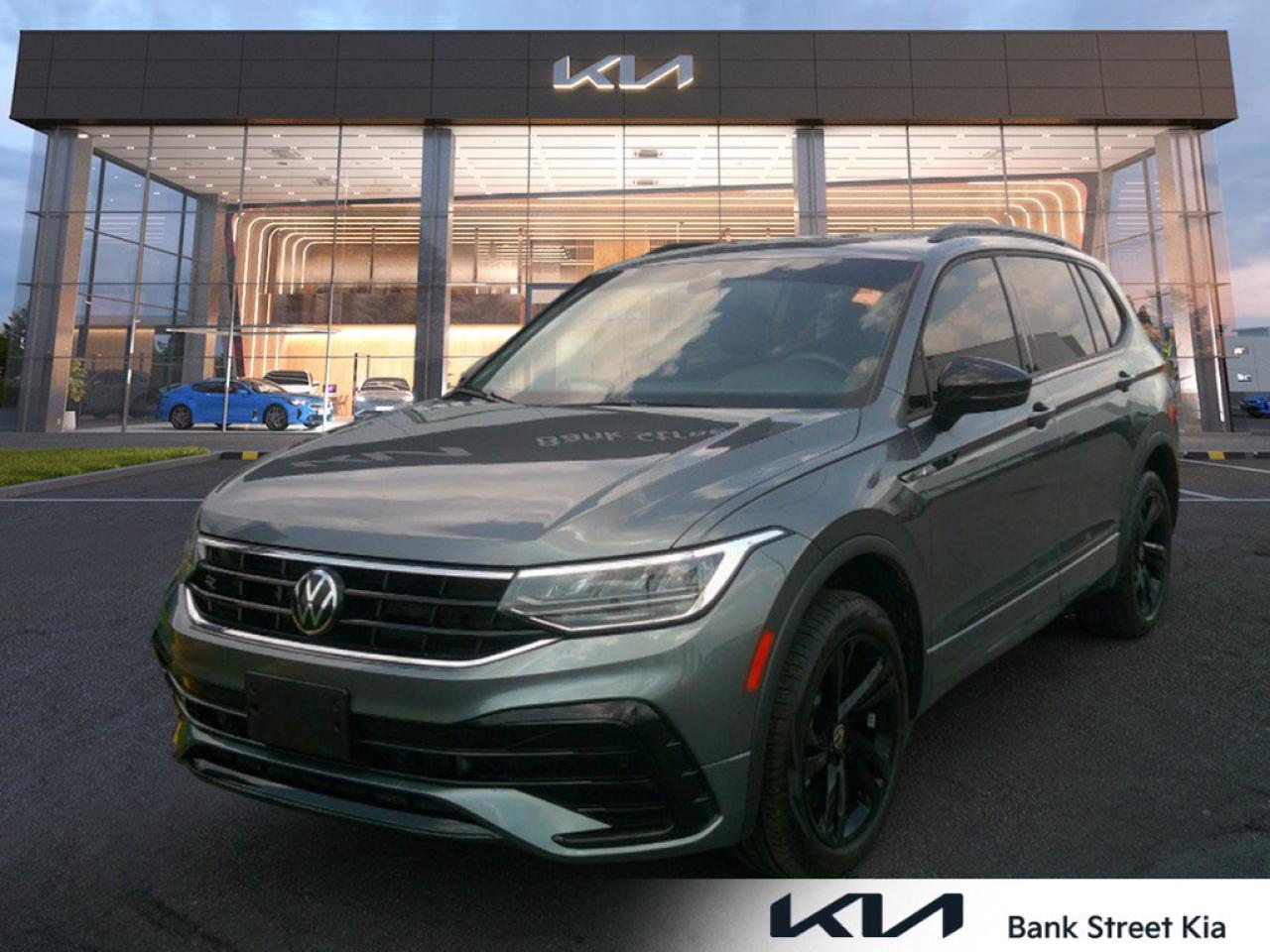 Used 2024 Volkswagen Tiguan Comfortline R-Line Black Edition 4MOTION for sale in Gloucester, ON