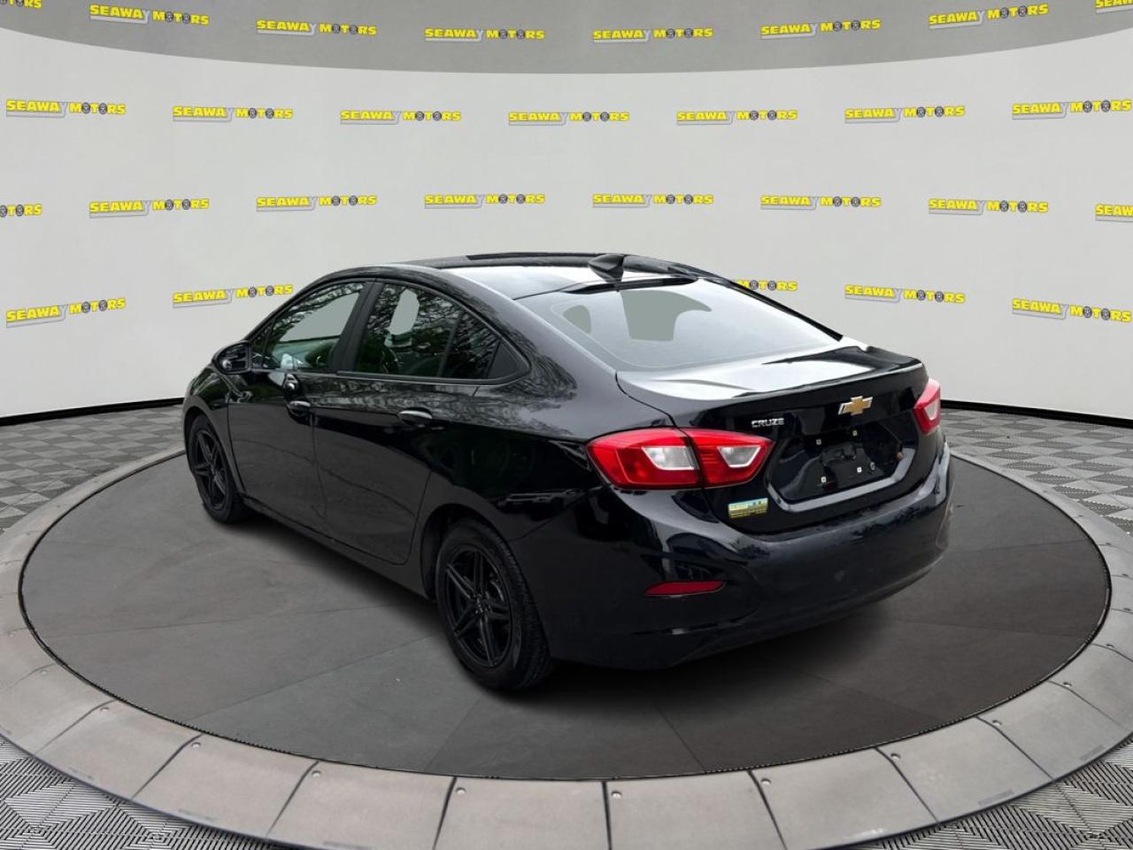 2018 Chevrolet Cruze LS - Photo #5